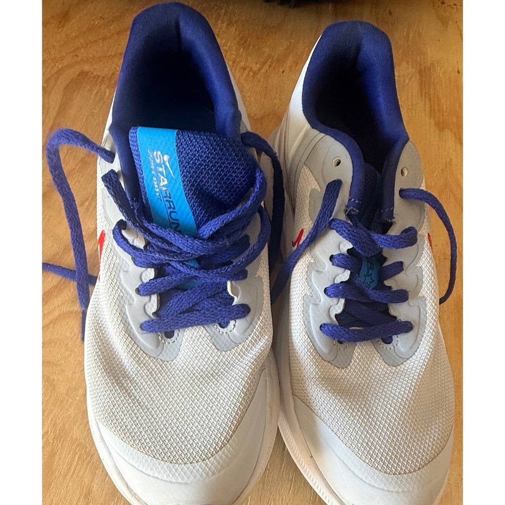 Nike Star Runner 2 White Blue Red size 3.5Y